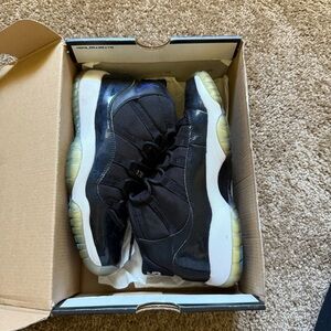 Kids Space Jam Jordan 11 size 5.5y